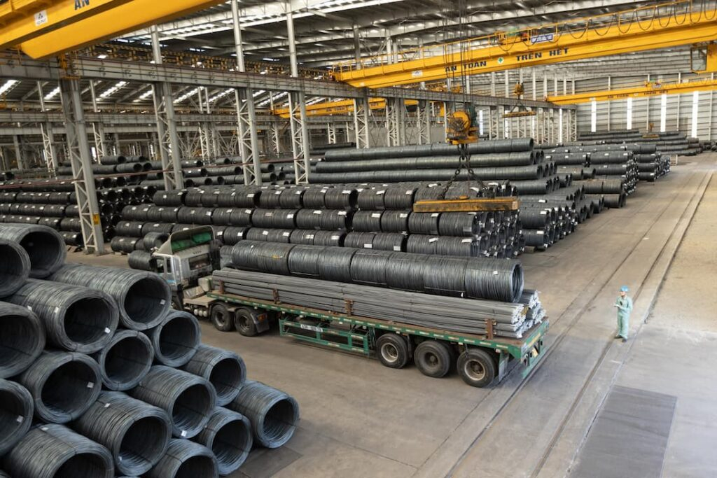 Hoa Phat Lan Dau Xuat Khau Thep Dai Sang Chau Au 1024x683